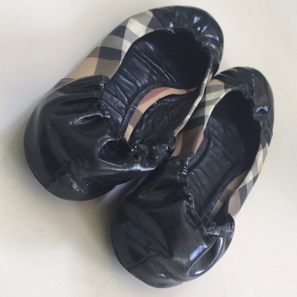 Burberry Flats - Picture 7 of 11